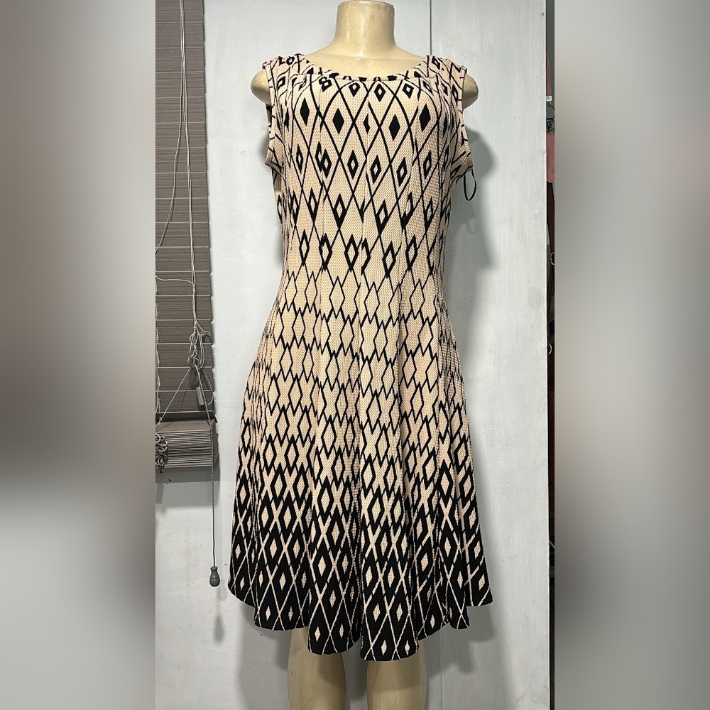 Haani Black and Cream Patterned Top